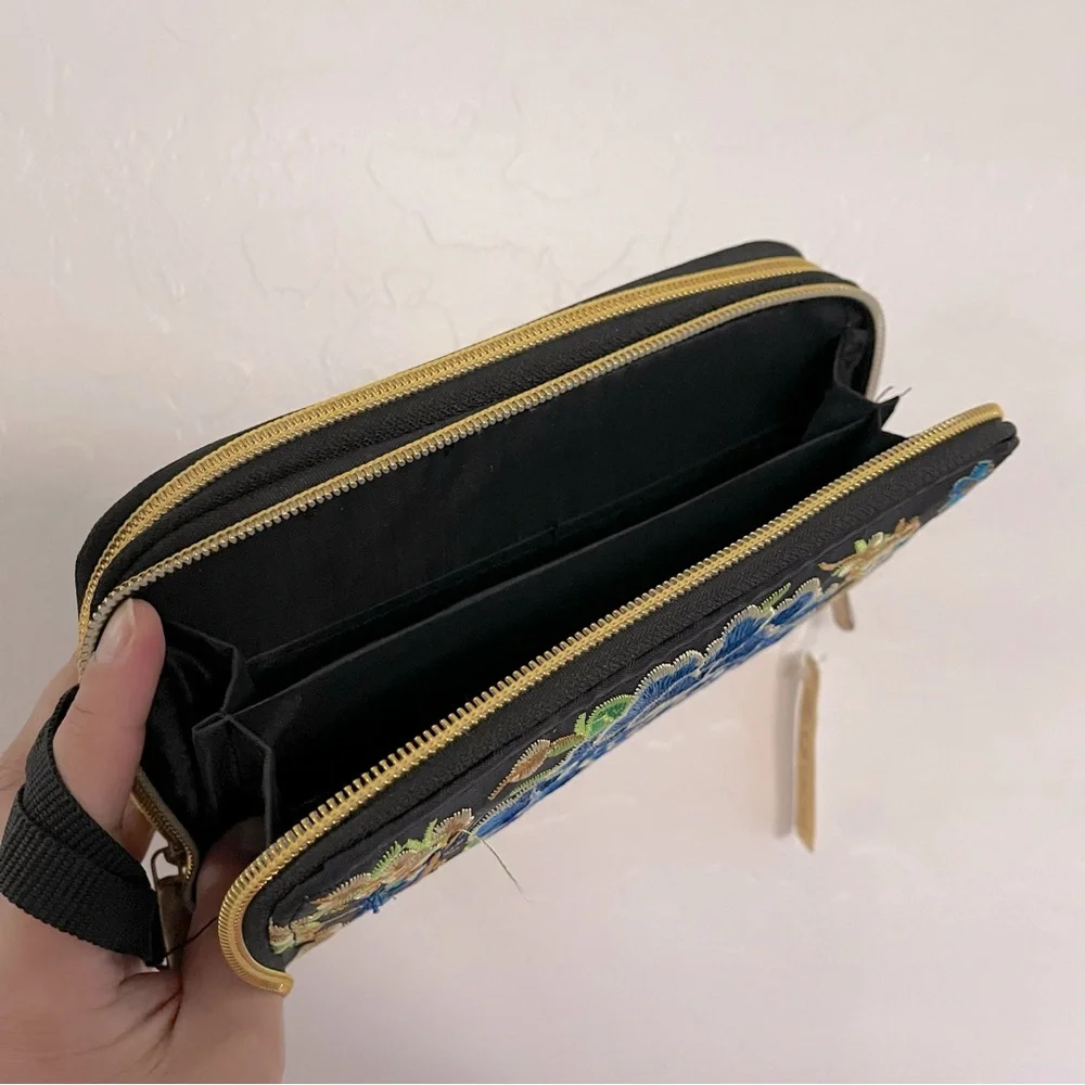 🌹 Brand New - Authentic Embroidered Wallet from Mexico, Floral Design